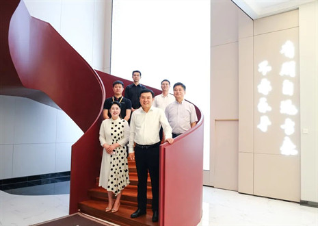 熱烈歡迎省委統(tǒng)戰(zhàn)部張部長一行蒞臨客來福家居股份有限公司指導(dǎo)工作！